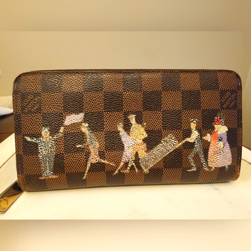 RARE AUTHENTIC🔥 Louis Damier Ebene Special Edition Zippy Wallet